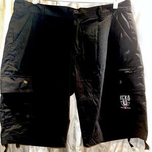 Ecko Unlimited Cargo Black shorts Size 40